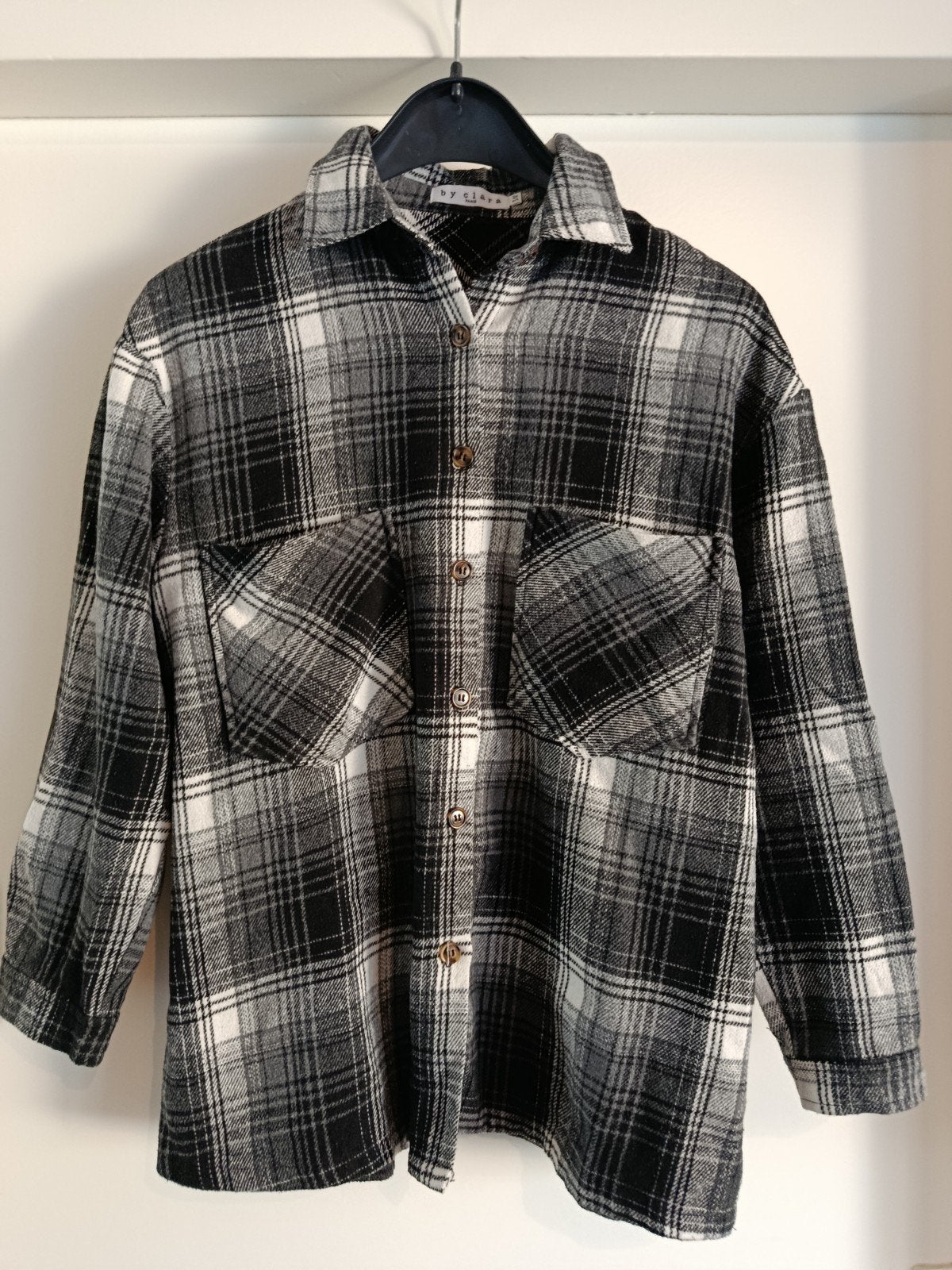 geblokte blouse mt sm gedragen van by Clara, Ophalen of Verzenden, Zo goed als nieuw, Maat 38/40 (M)