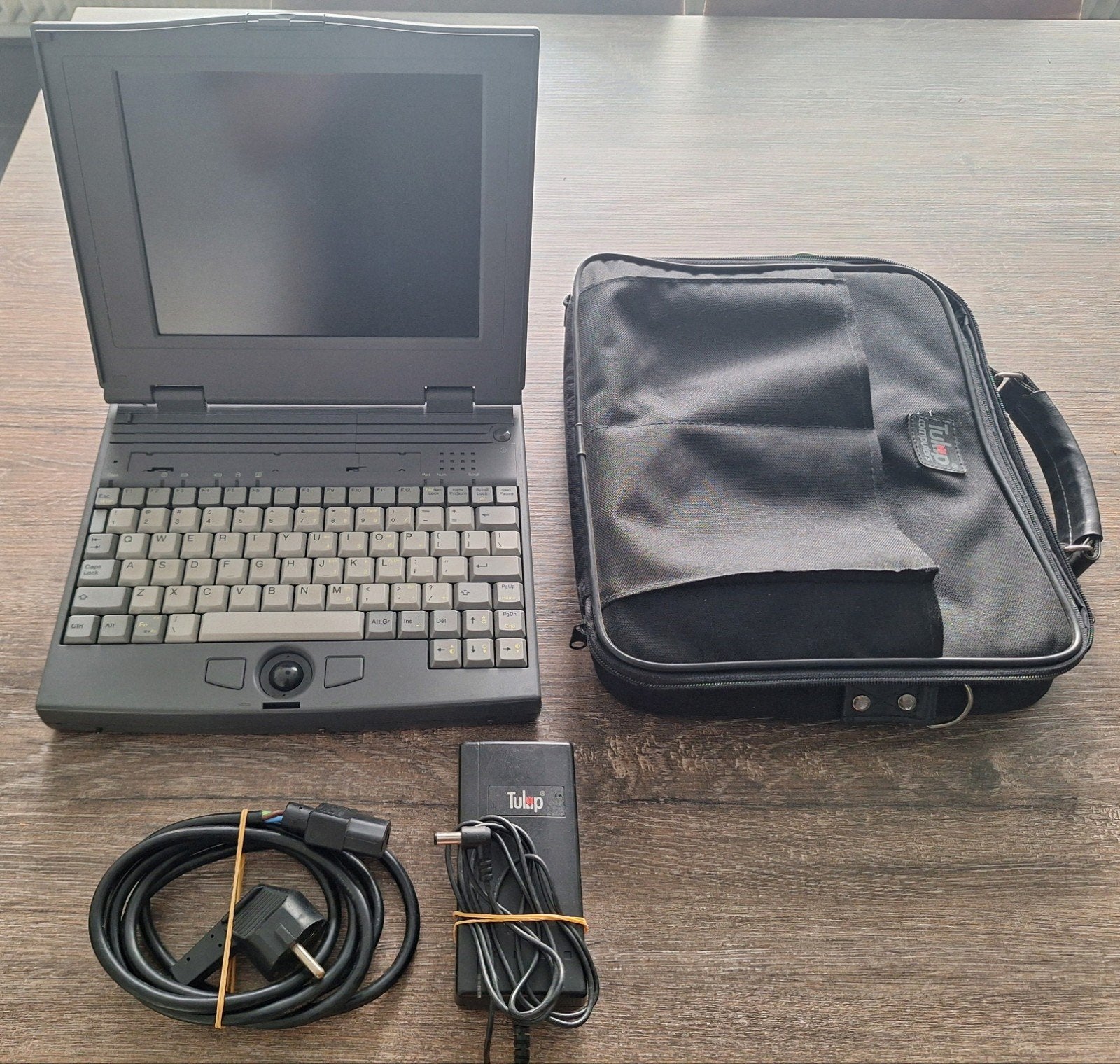 Tulip Notebook 4/50 met tas en oplader. onderdelen/reparatie, Computers en Software, Vintage Computers, Ophalen of Verzenden, Tulip