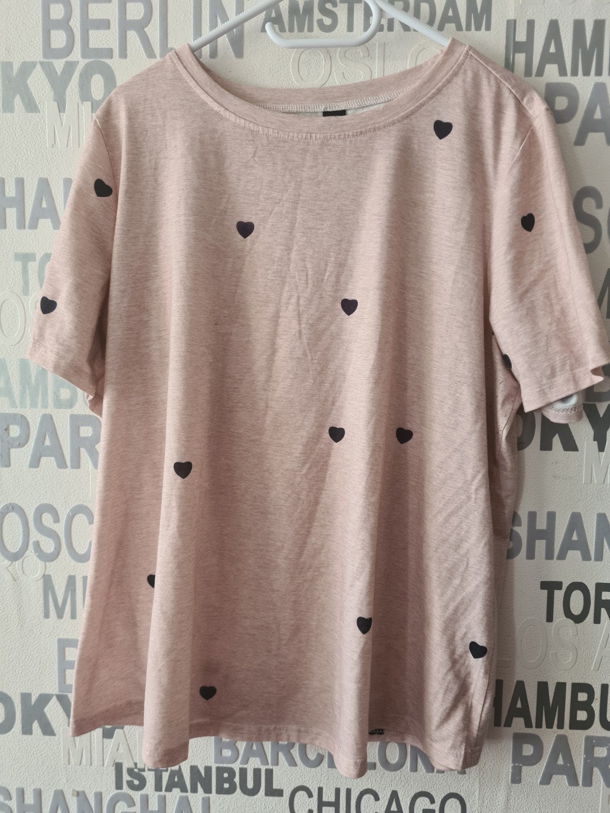 Roze T-shirt met hartjesprint - Maat XL, Kleding | Dames, Grote Maten, Ophalen of Verzenden, Gedragen, Roze, Shirt of Top