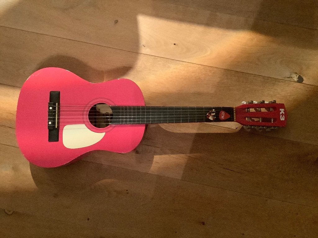 Roze Kindergitaar van K3, Muziek en Instrumenten, Ophalen, Gebruikt, Klassieke of Spaanse gitaar