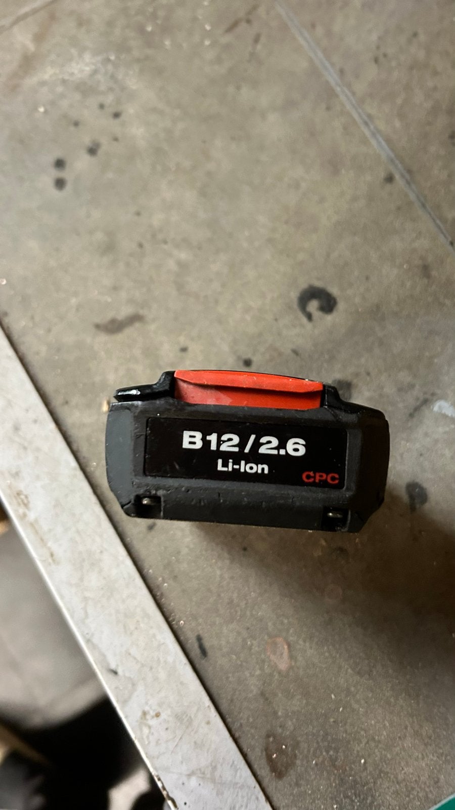Hilti B12/2.6 Li-ion Accu - Zo goed als nieuw, Ophalen of Verzenden, Gebruikt, Overige typen