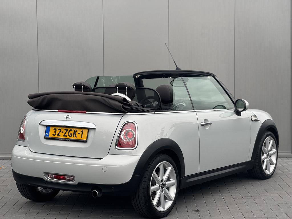 MINI Cabrio 1.6 Cooper Highgate | Xenon | Leder | Navigatie, Auto's, Euro 5, Gebruikt, Automatische klimaatregeling, 4 cilinders