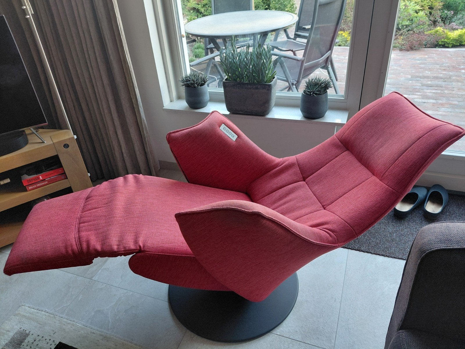 Comfortabele rode relaxfauteuil met draaivoet, Huis en Inrichting, Fauteuils, Ophalen, Modern, Comfortabel, Gebruikt, 75 tot 100 cm