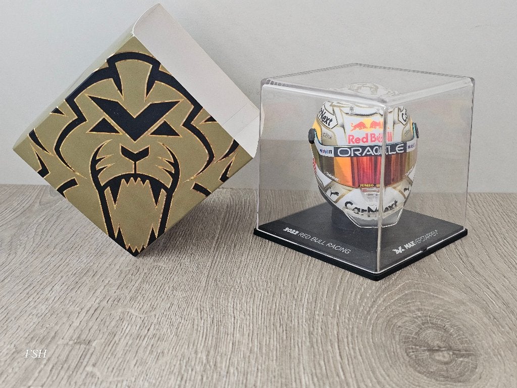 SALE: Helm 1:4, Max Verstappen # 1, Season ‘22. <als NIEUW>, Ophalen of Verzenden, Zo goed als nieuw, Formule 1