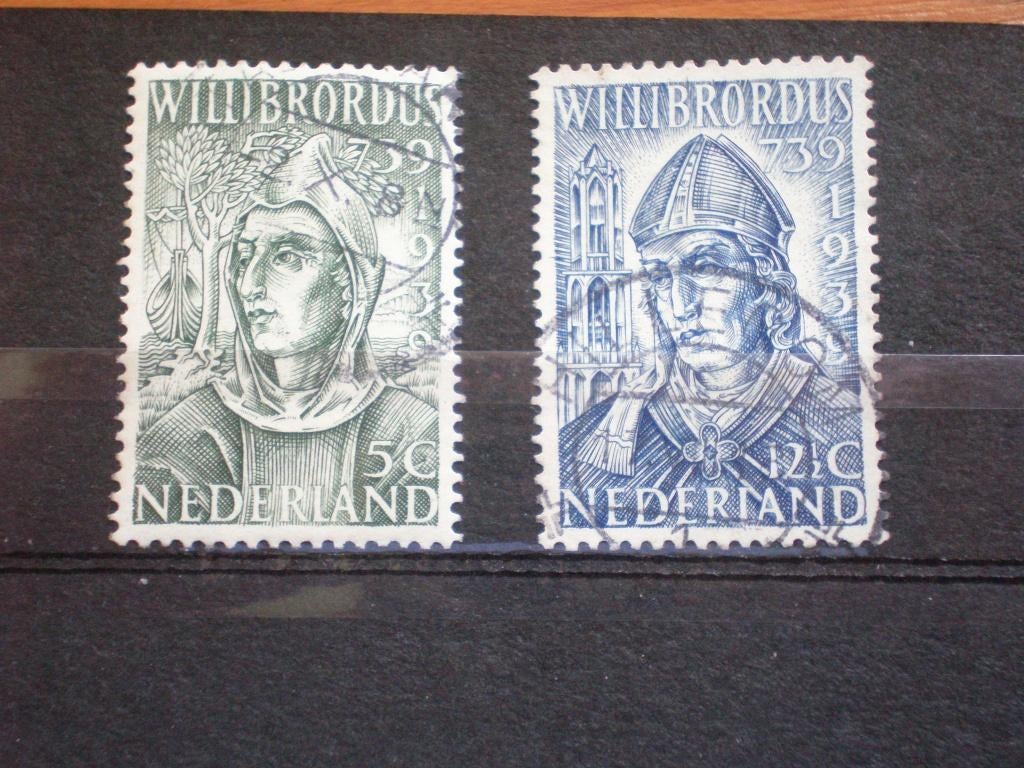 nederland nvph 323-324 gebruikt ( S 681)..€ 0,10, Verzenden