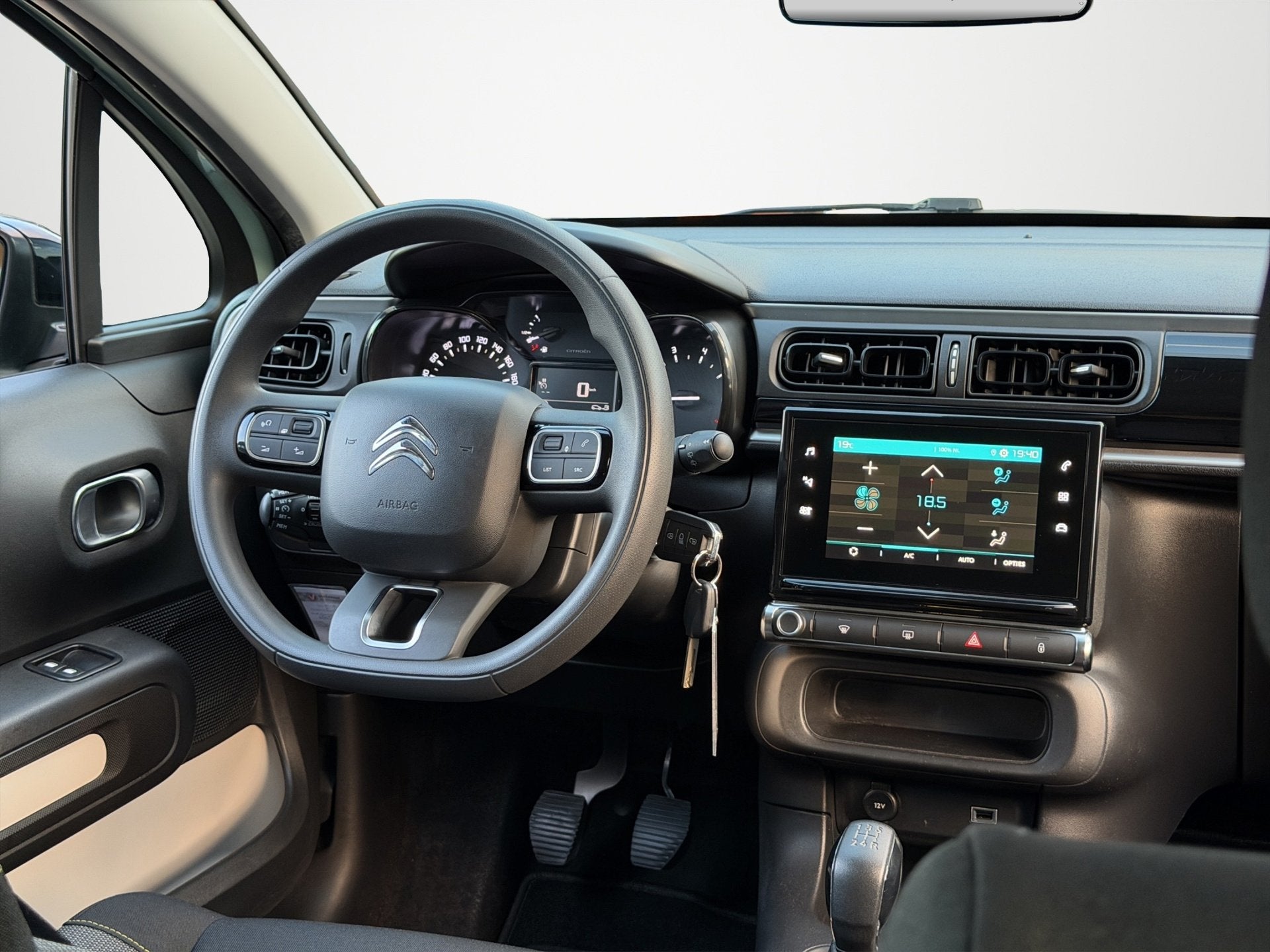 Citroen C3 1.2 PureTech Live Clima|Cruise|Stoelverwarming, Auto's, Voorwielaandrijving, 450 kg, Gebruikt, Euro 6