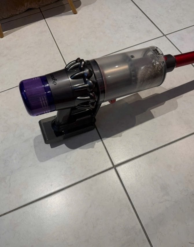 Dyson V8 Steelstofzuiger - Krachtig en Draadloos, Witgoed en Apparatuur, Gebruikt, Draadloos, Ophalen of Verzenden, Dyson