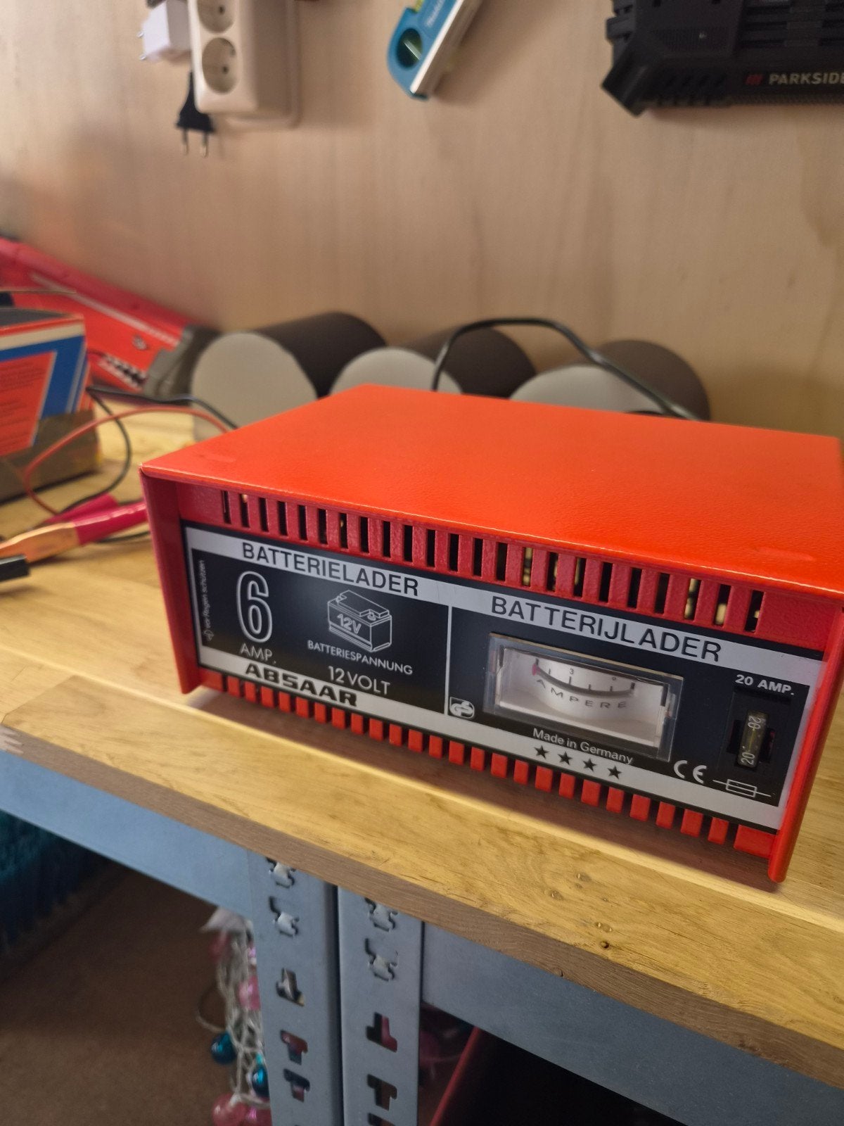 Nieuwe Absaar acculader 6 Amp 12 Volt, Ophalen of Verzenden, Nieuw, Universele onderdelen
