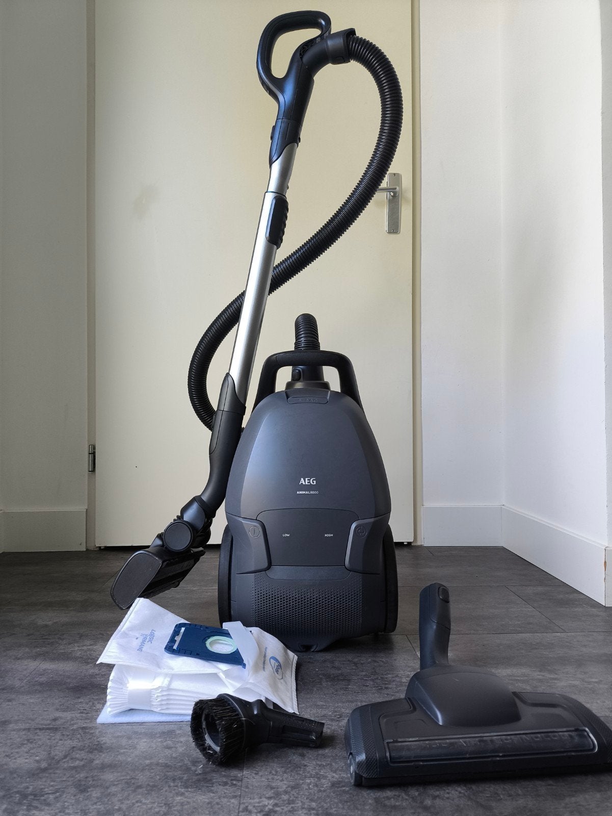 AEG stofzuiger, Animal 8000 bagged cleaner, Ophalen, Zo goed als nieuw