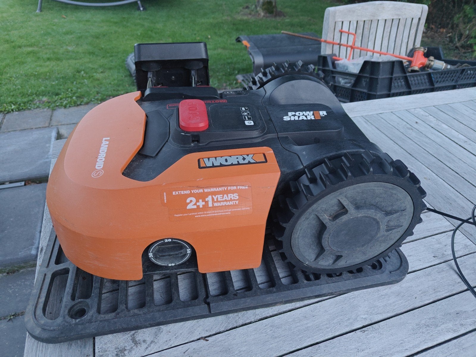 Worx Landroid S300 WR130E Robotmaaier, Ophalen, Cirkelmaaier, Gebruikt, Minder dan 30 cm