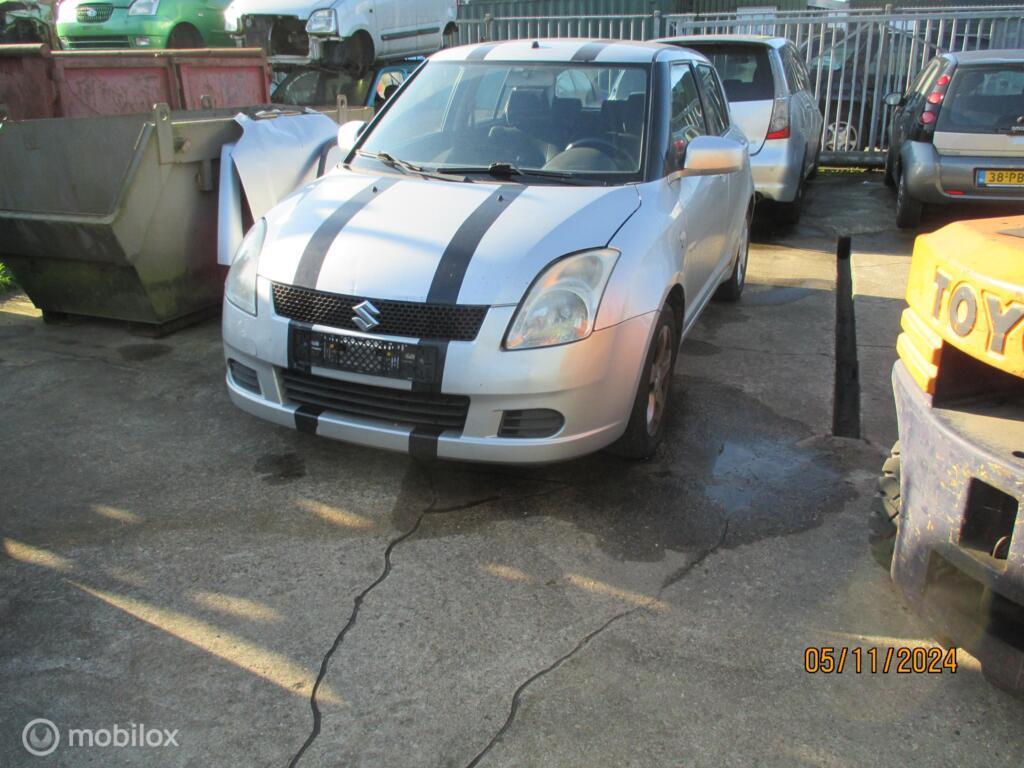 Onderdelen Suzuki Swift 1.3 GA 5-Deurs 2006, Suzuki, Gebruikt, Suzuki