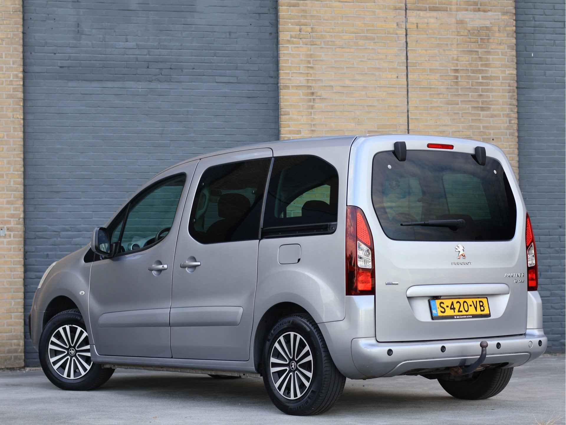 Peugeot Partner Tepee 1.2 PureTech Allure | Cruise | Camera, Auto's, Voorwielaandrijving, Stof, Gebruikt, 1199 cc