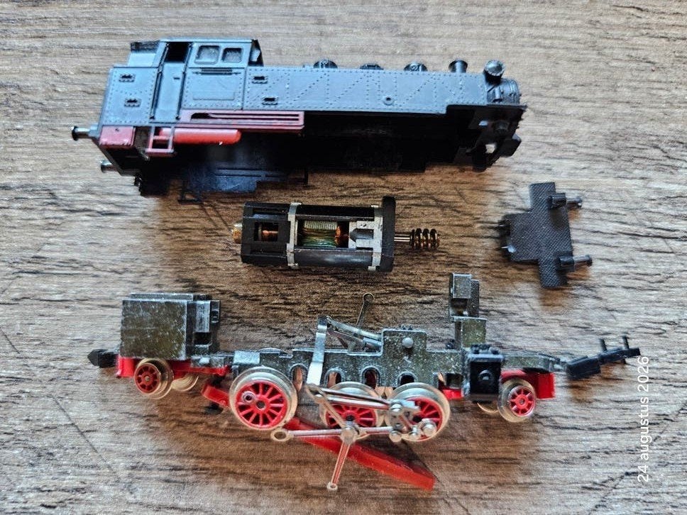 Minitrix BR-64 N-spoor locomotief voor de knutselaar, Gebruikt, Trix, Ophalen of Verzenden, Gelijkstroom