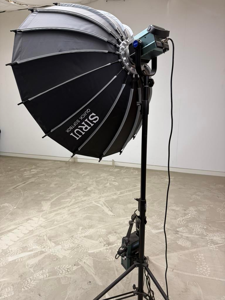 Foto studio lampen . Sirui quik softbox c300, Audio, Tv en Foto, Fotografie | Fotostudio en Toebehoren, Zo goed als nieuw, Lamp of Flitsset