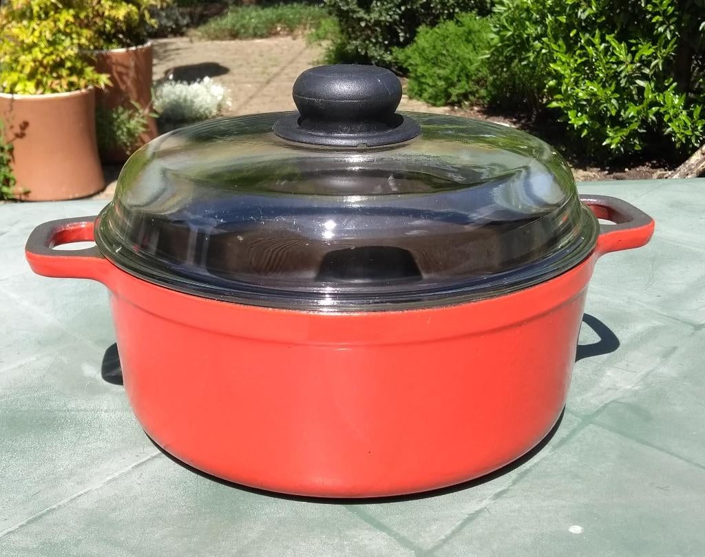 MADE IN FRANCE vintage gietijzer stoofpan. Dutch oven., Gebruikt, Gietijzer, Ophalen of Verzenden, Keramische plaat