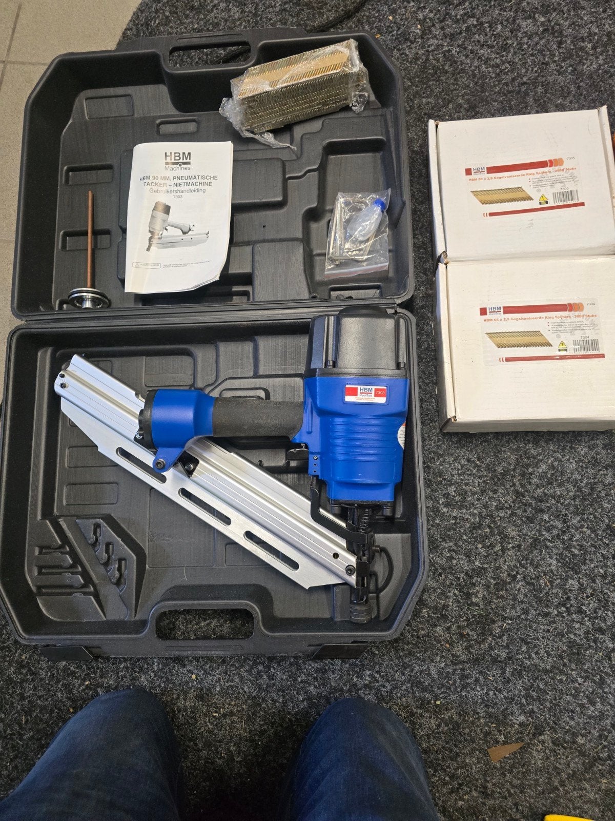 Pneumatisch spijkerpistool 90mm HBM Inclusief 6000 nagels, Doe-het-zelf en Verbouw, Gereedschap | Boormachines, Zo goed als nieuw