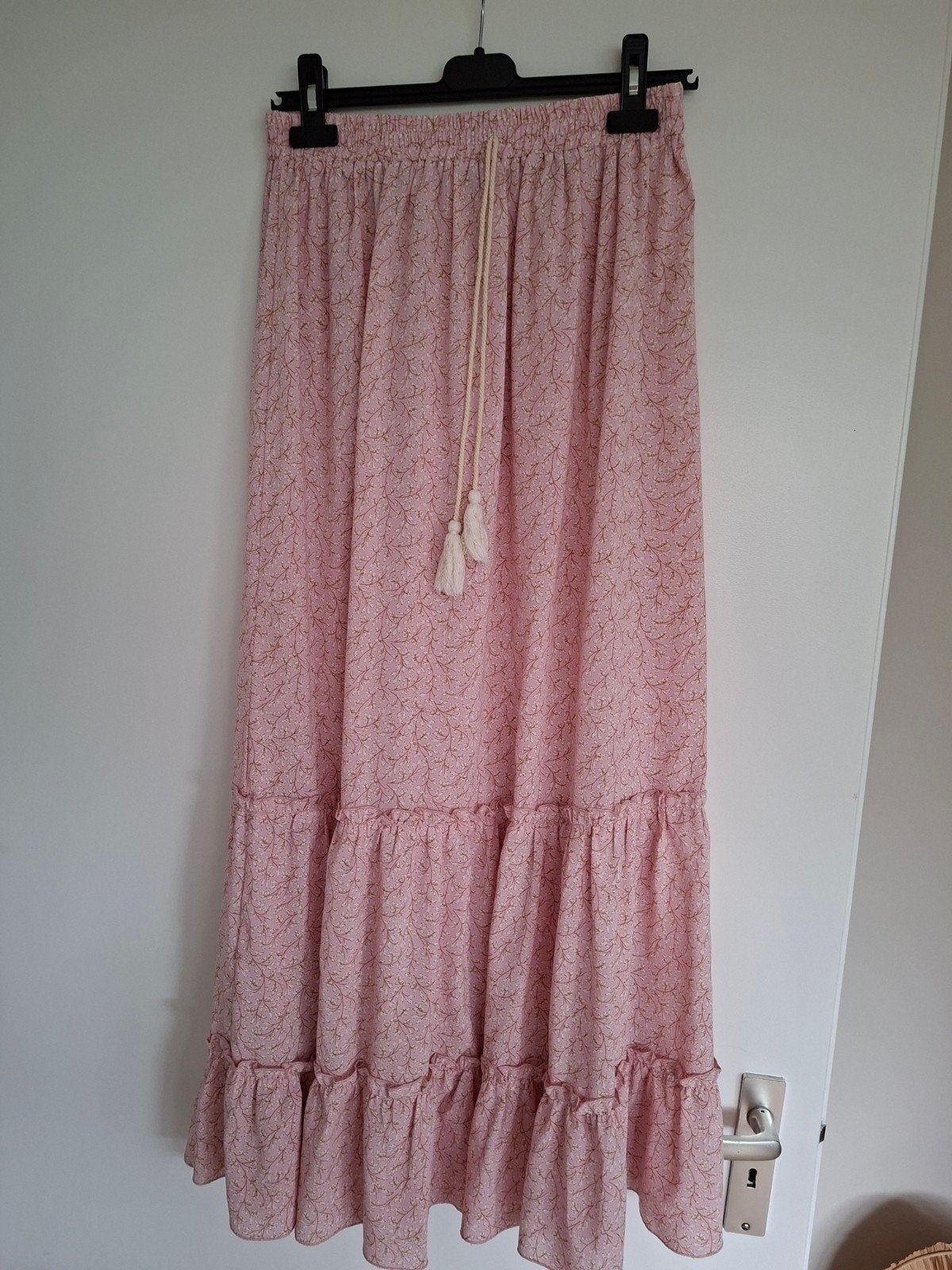 Roze maxi rok met bloemenprint - Yu & Me Paris, Kleding | Dames, Rokken, Maat 38/40 (M), Ophalen of Verzenden, Zo goed als nieuw