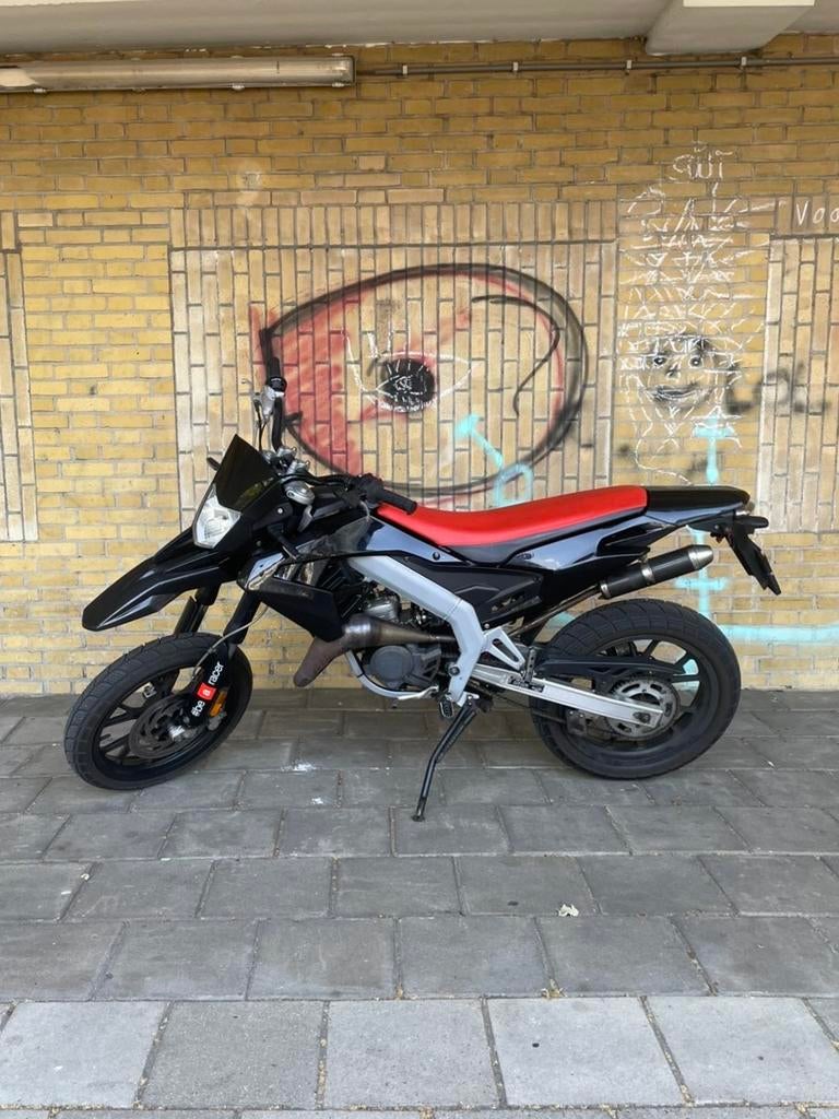 Aprilia sx50 - 2019 - begrenzer met afstandsbediening, Ophalen, 6 versnellingen, Maximaal 45 km/u, Zo goed als nieuw