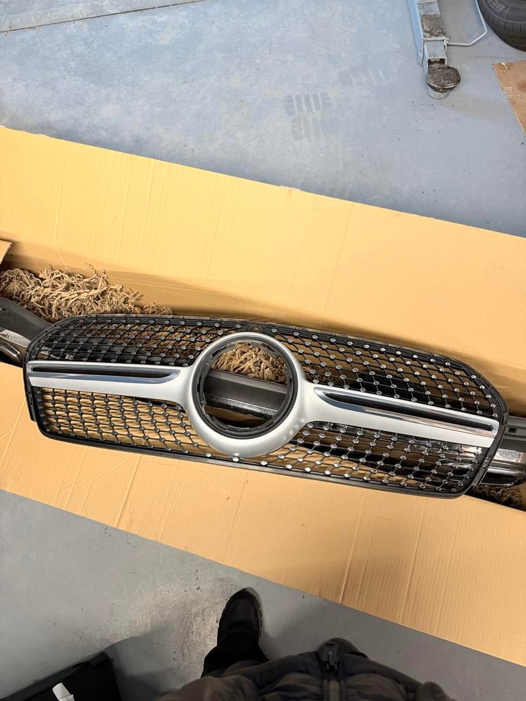 Originele Mercedes Grill GLE V167 2022, Gebruikt, Voor, Mercedes-Benz, Ophalen of Verzenden