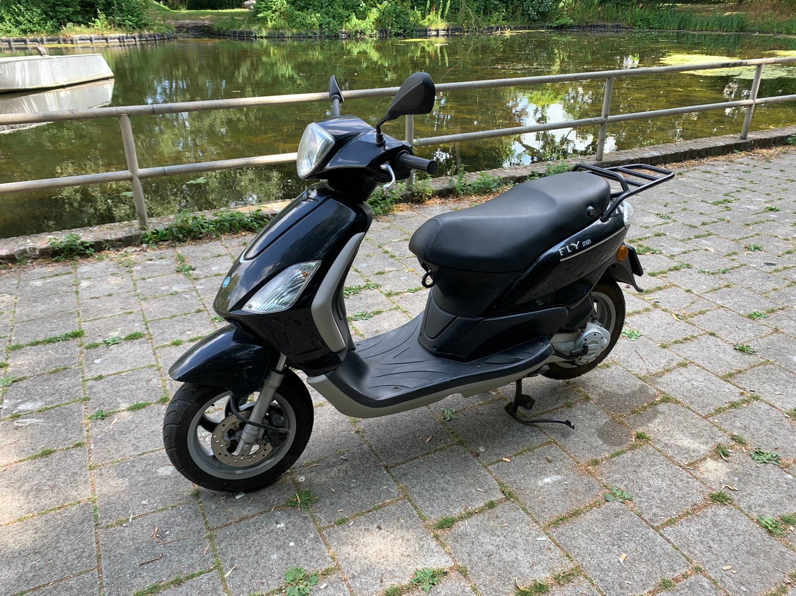 Piaggio Fly Snor Scooter 2010 /13,000 KM Origneel Ruilen 70c, Fietsen en Brommers, Snorfietsen en Snorscooters, Ophalen, Zo goed als nieuw