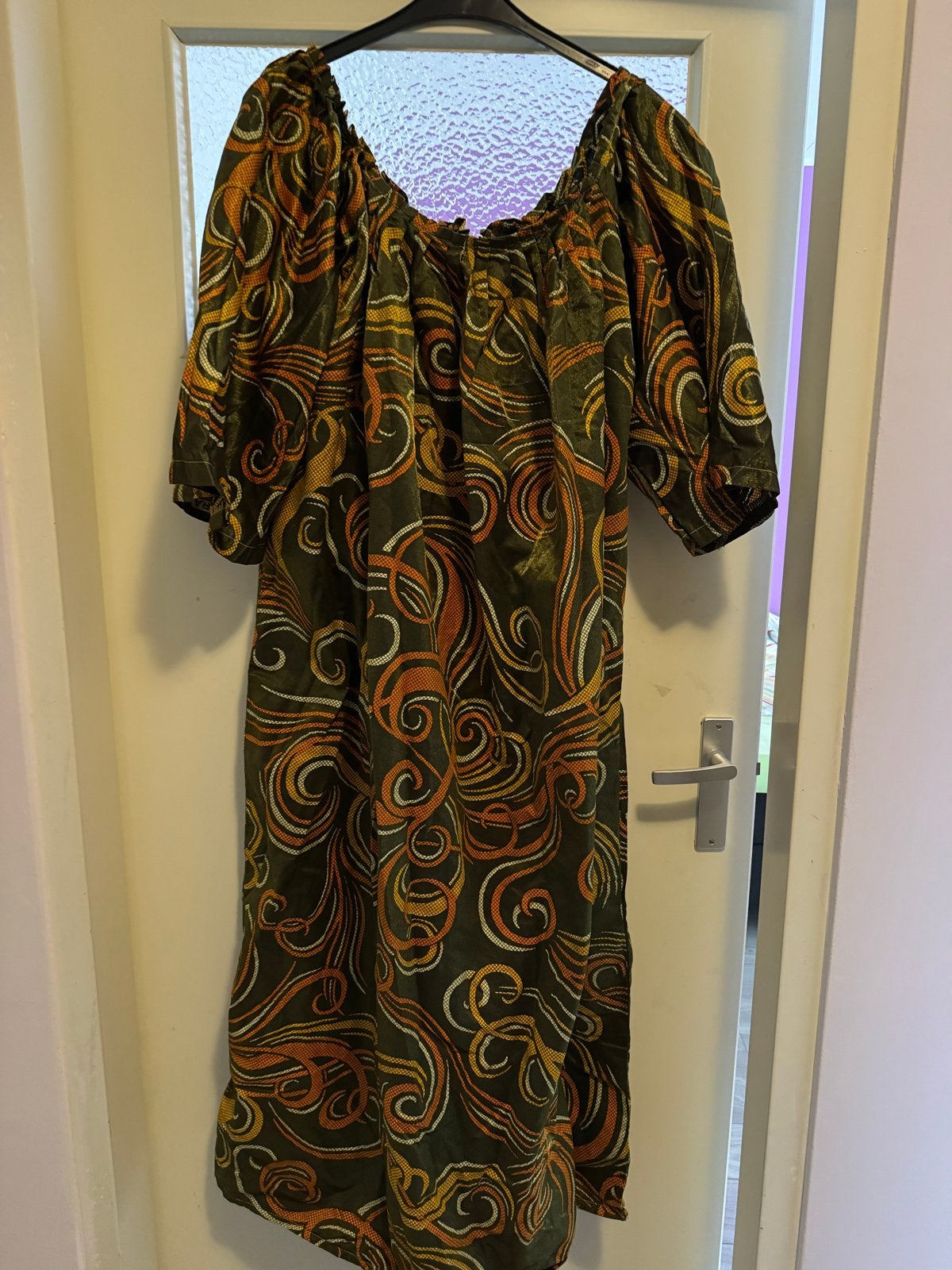 Boho Maxi Jurk met Off-Shoulder Halslijn en Print, Kleding | Dames, Jurken, Zo goed als nieuw, Maat 38/40 (M), Groen, Onder de knie