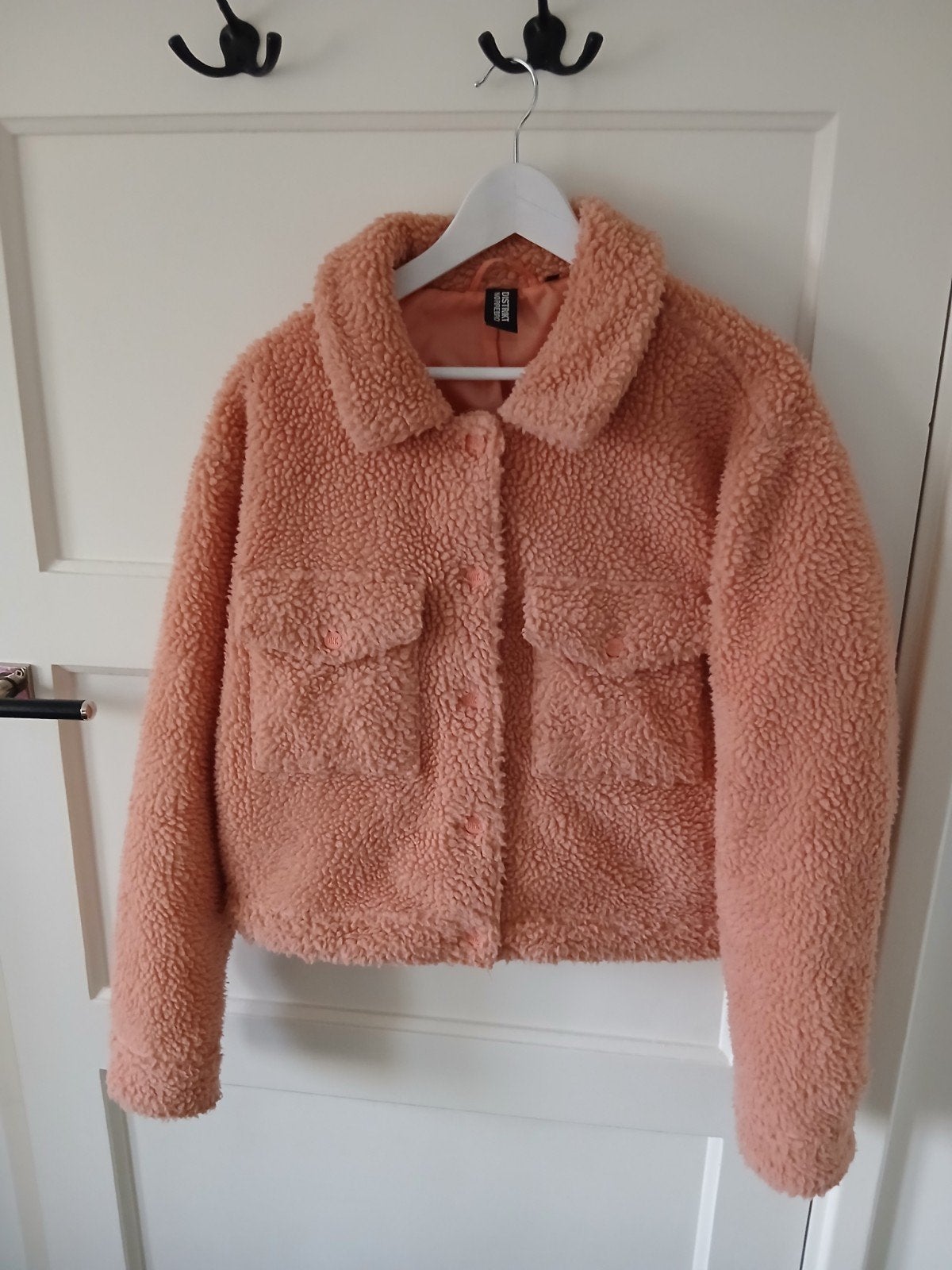 Teddy jas teddyjasje roze zalmroze S/M 36 gevoerd Distrikt, Distrikt Nørrebro, Ophalen of Verzenden, Zo goed als nieuw, Roze