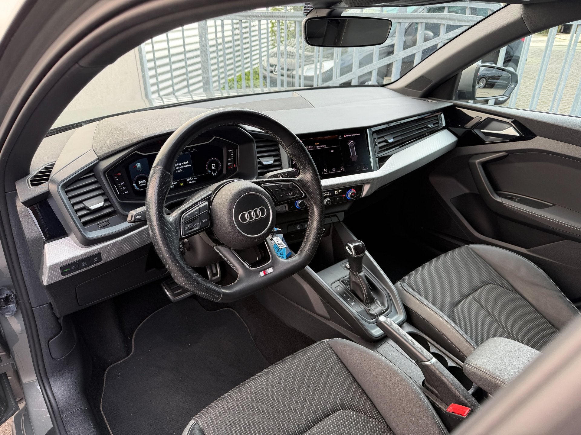 Audi A1 Sportback 35 TFSI S edition ACC-Navi-LED-Carplay-Sto, Auto's, 4 cilinders, Leder en Stof, 49 €/maand, Bedrijf