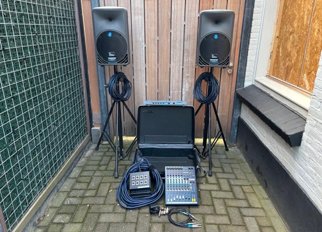 Complete mini PA-installatie: Soundcraft, Mackie, Lexicon, Muziek en Instrumenten, Mengpanelen, Ophalen, Zo goed als nieuw, 5 tot 10 kanalen