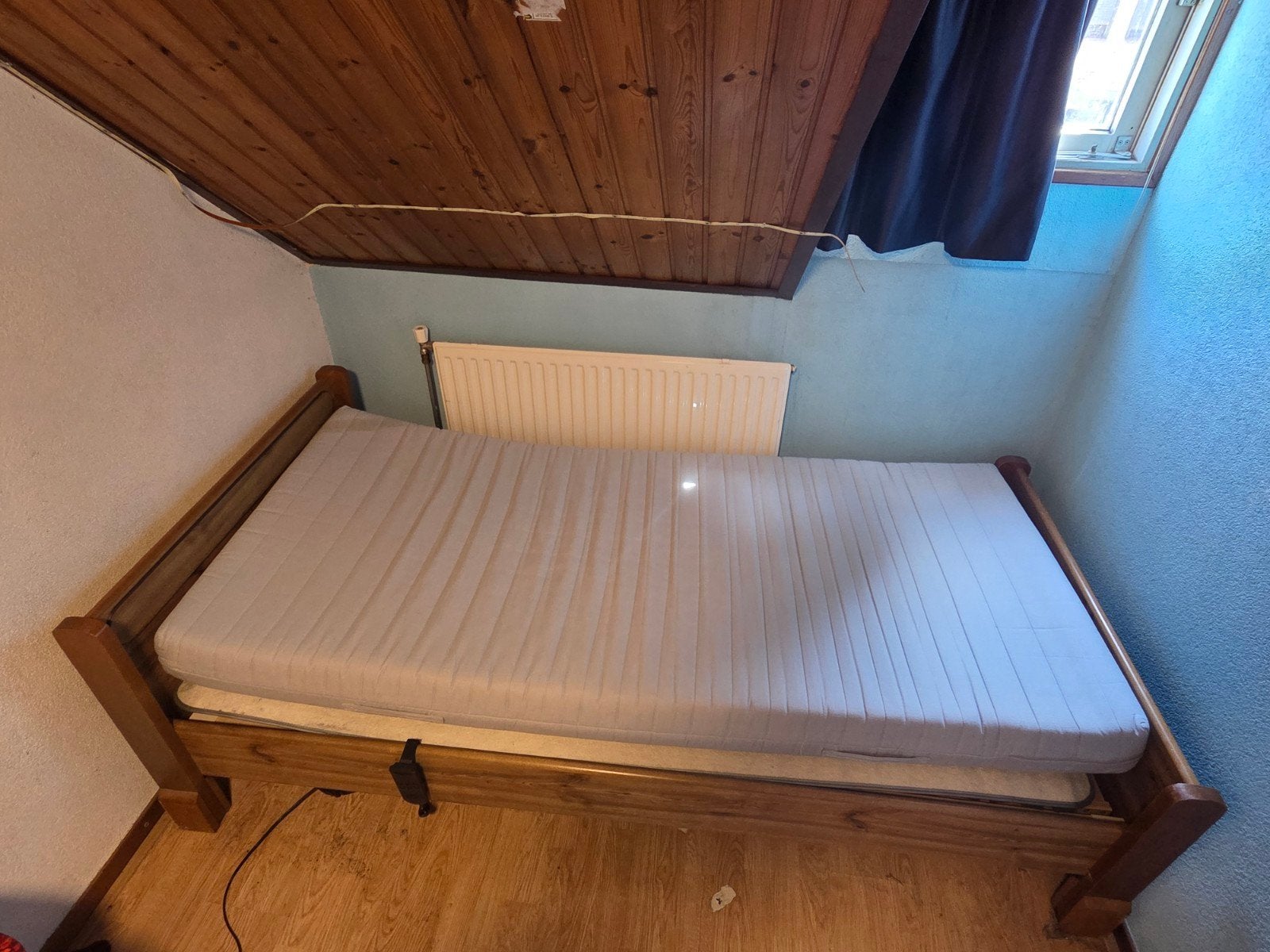 1 persoons elektrisch bed, Huis en Inrichting, Ophalen, Gebruikt, 90 cm, Eenpersoons