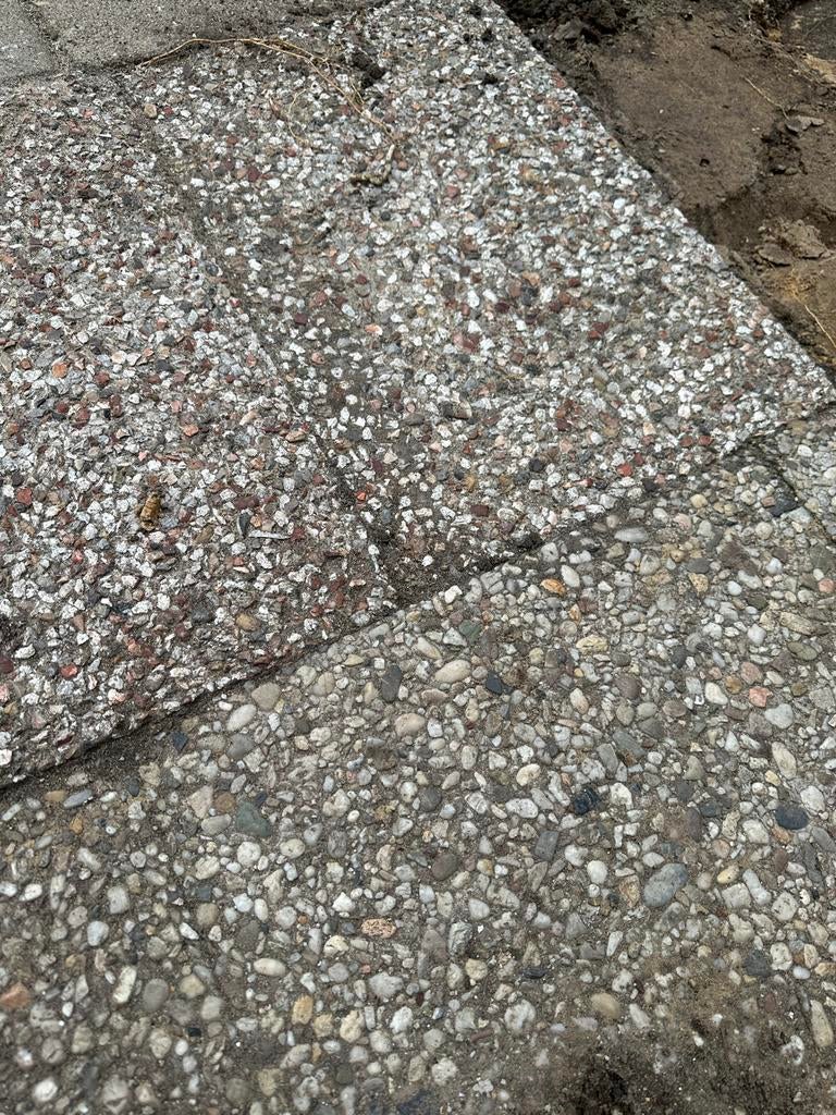 Gebruikte terrastegels van beton en grind, Tuin en Terras, Tegels en Klinkers, Gebruikt, Ophalen of Verzenden, 10 m² of meer, Beton