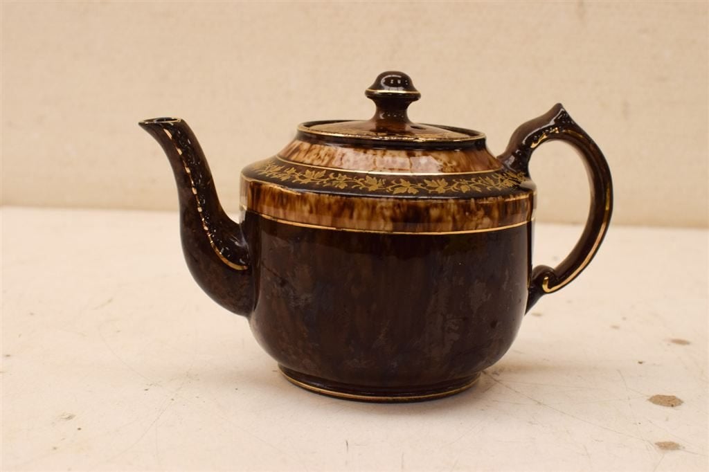 Porseleinen theepot 48271, Gebruikt, Ophalen of Verzenden, Bord(en), Overige stijlen