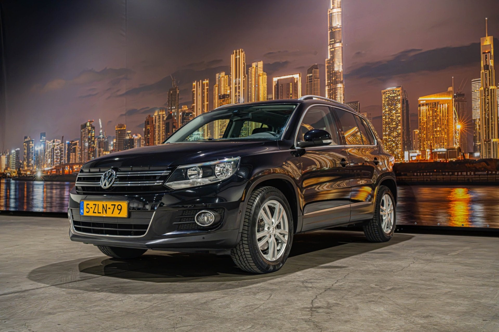 Volkswagen Tiguan 2.0 TDI R-Line Edition, Auto's, Voorwielaandrijving, 4 cilinders, Zwart, Leder
