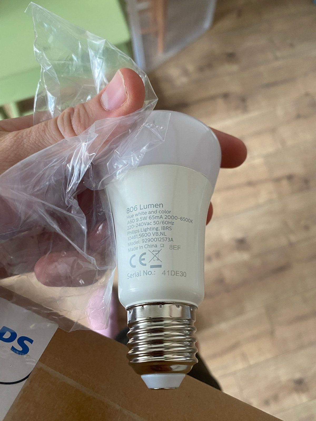 Philips Hue E27 White and Color LED Lamp - Nieuw, Led-lamp, 60 watt of meer, Nieuw, E27 (groot)