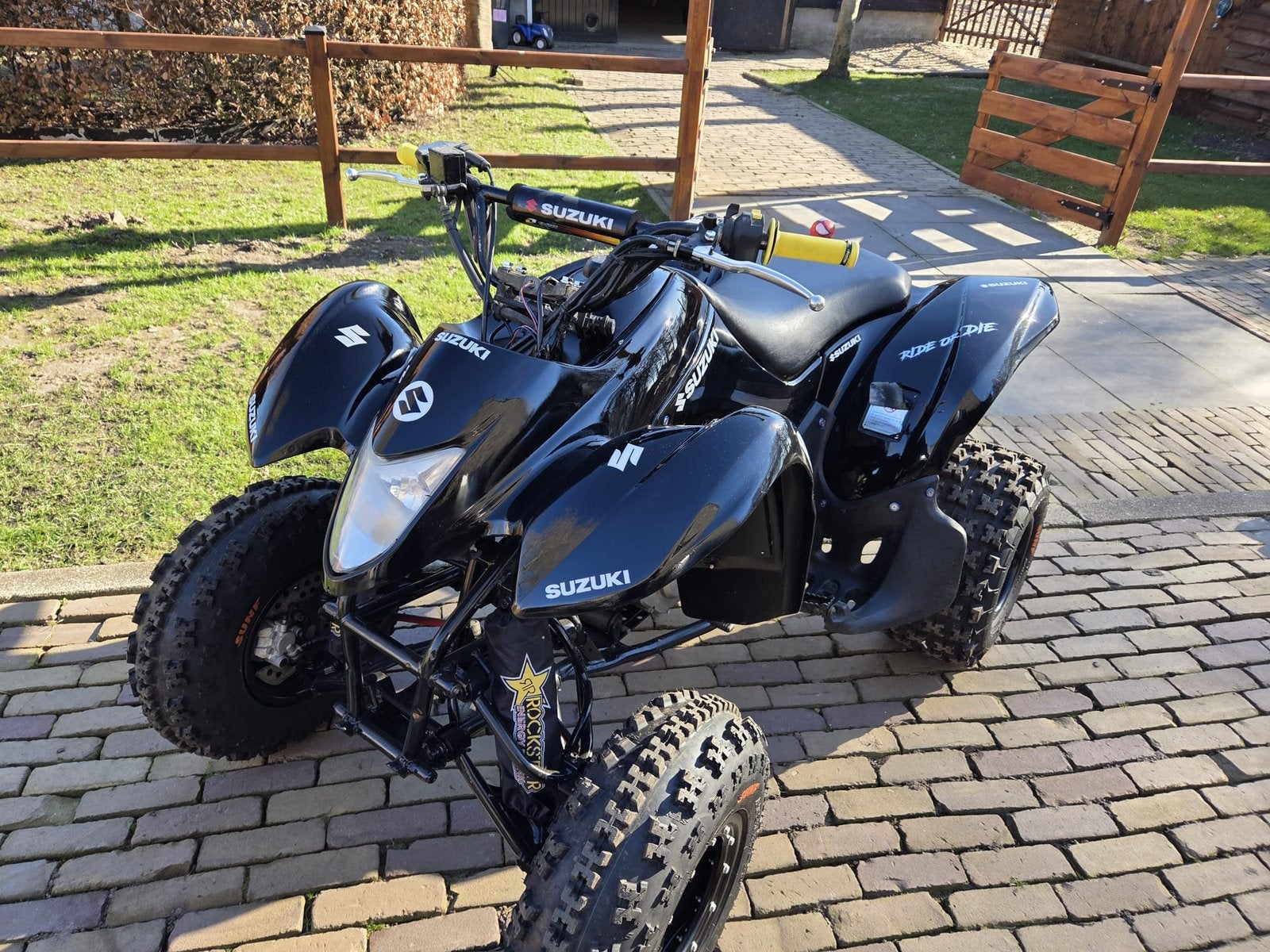 Suzuki Quad 250cc semi automaat, Ophalen, Zo goed als nieuw, 250 cc, Overige typen