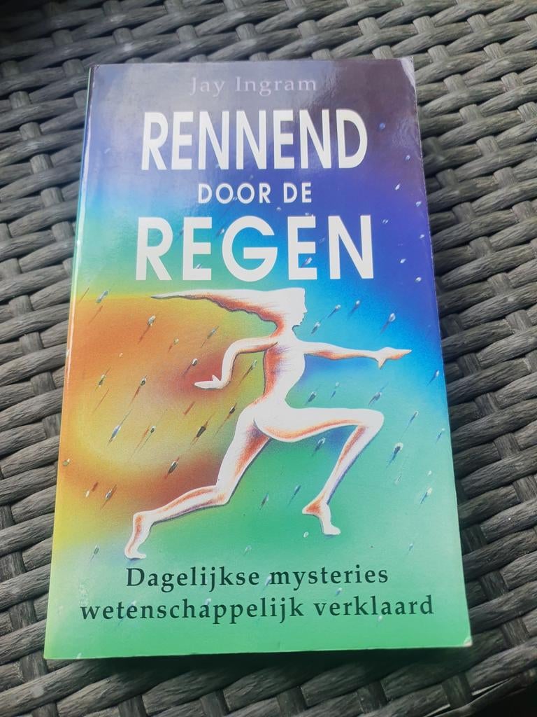 Rennend door de regen - Dagelijkse mysteries, Ophalen of Verzenden, Gelezen, Jay Ingram, Natuurwetenschap