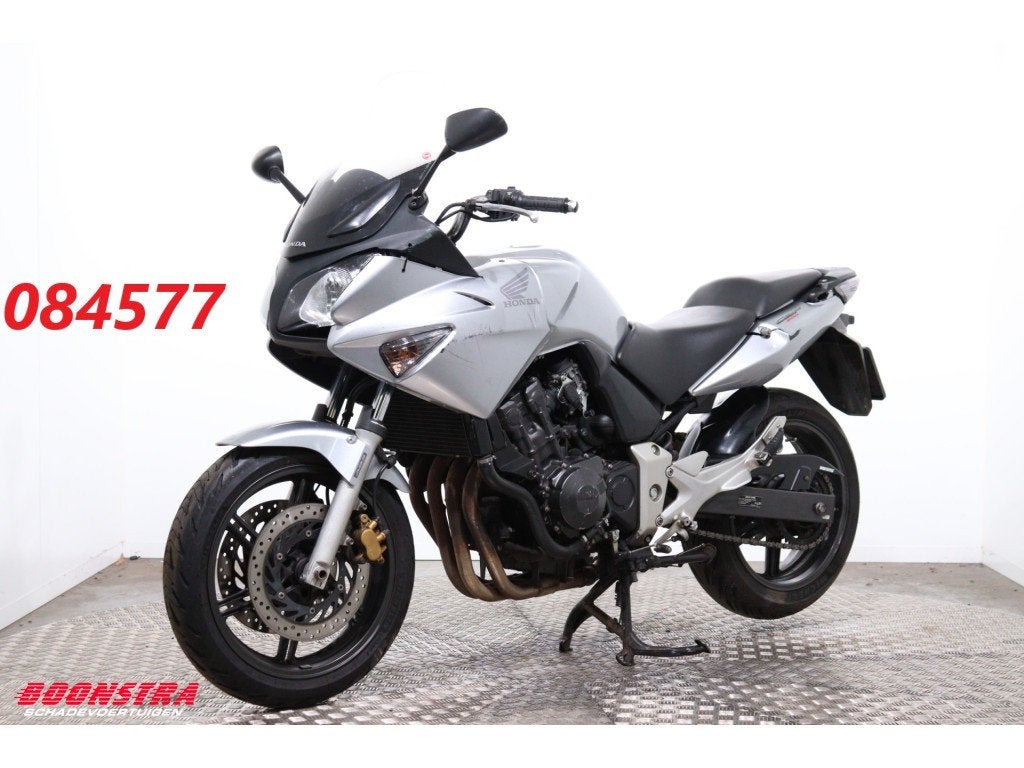 Honda CBF 600 SA ABS Heizgriffe 24.309 km! (bj 2006), Motoren, Motoren | Schademotoren, Honda, Dopplerlaan 4
9207HC  DRACHTEN, NL