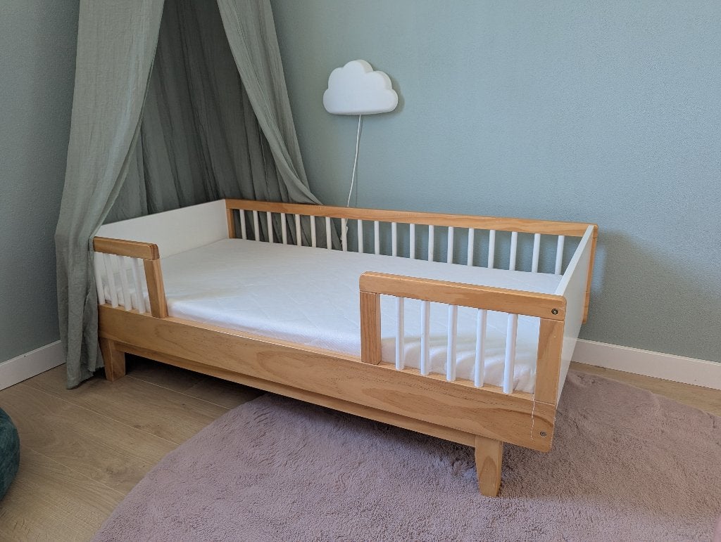 Peuterbed Petit Amélie ‘Cerise’, Gebruikt, 70 tot 85 cm, 140 tot 160 cm, Ophalen