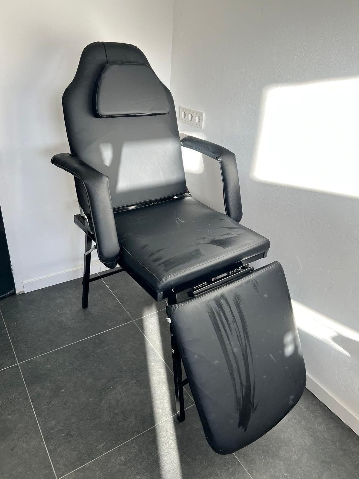 Nette stevige massagestoel massagetafel, Ophalen, Zo goed als nieuw, Massagetafel