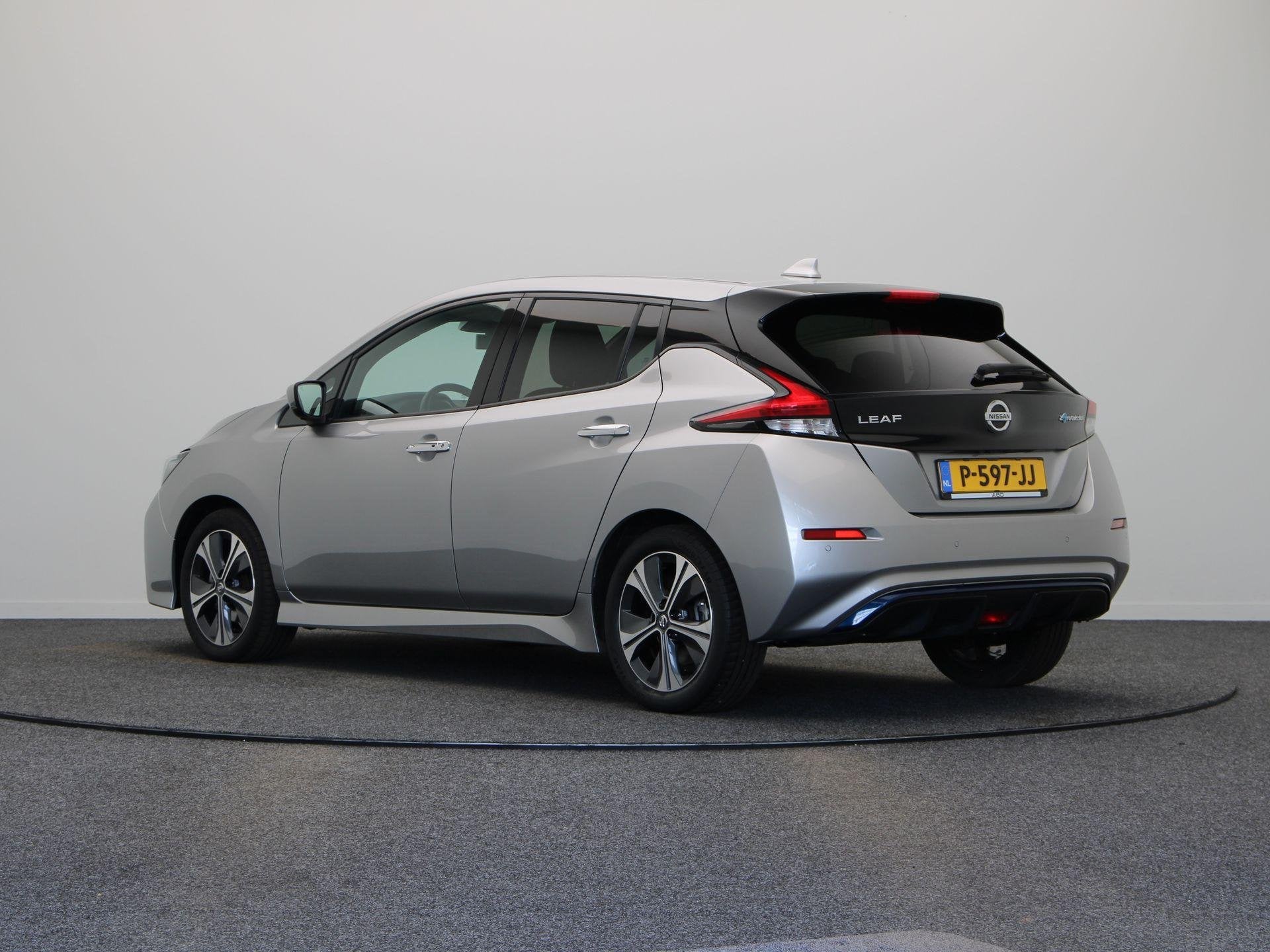 Nissan LEAF Tekna 40 kWh | SOH 91% | Leder | Led | Stoel en, Dealer onderhouden, 150 pk, Leder en Stof, Origineel Nederlands