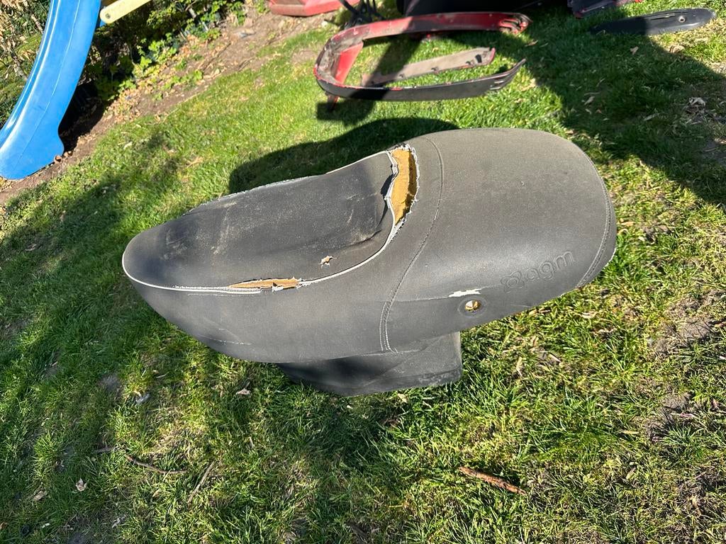 Zadel Scooter Buddy Plus AGM VX50, Kenzo, La Souris, Ophalen of Verzenden, Gebruikt, Zadel, Overige merken