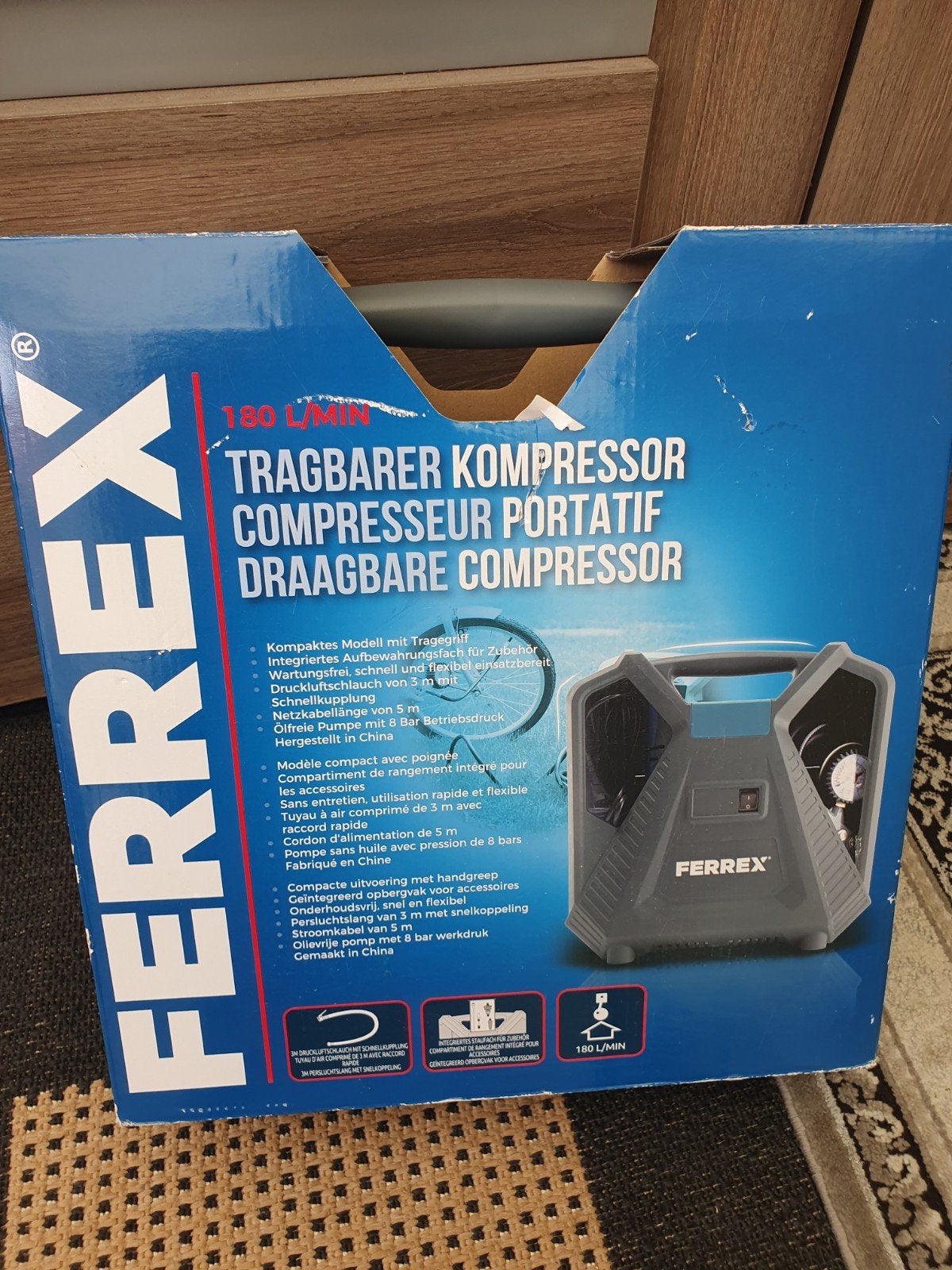 Splinternieuwe draagbare compressor, Doe-het-zelf en Verbouw, Compressors, Minder dan 25 liter, Ophalen of Verzenden, Nieuw, Minder dan 200 liter/min