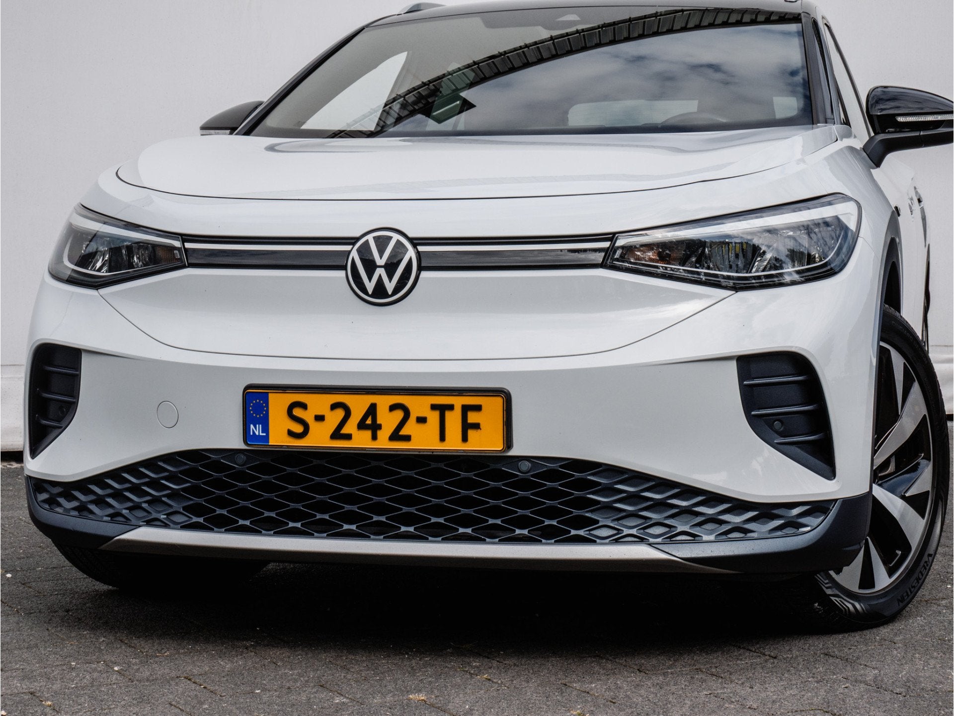 Volkswagen ID.4 First 77 kWh SOH 94% Navigatie/ 20" Lmv/ Car, Automaat, Achterwielaandrijving, Gebruikt, Zwart
