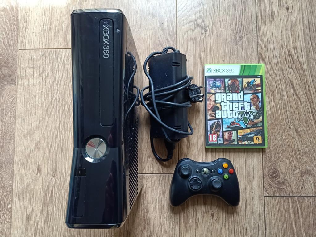 100% werkend. Xbox 360 S (slim) 250gb set incl GTA 5, Spelcomputers en Games, Spelcomputers | Xbox 360, Ophalen of Verzenden, Met 1 controller