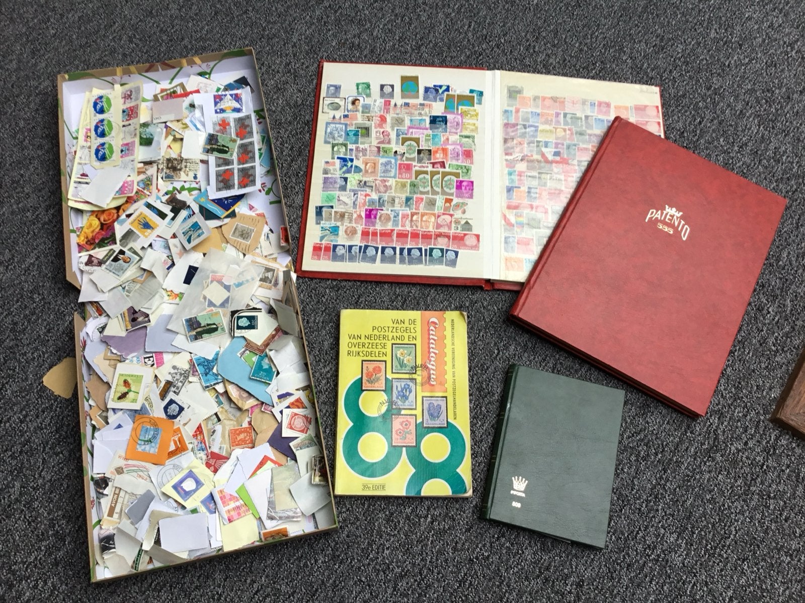 Grote verzameling postzegels met albums en catalogus, Ophalen of Verzenden, Na 1940, Gestempeld