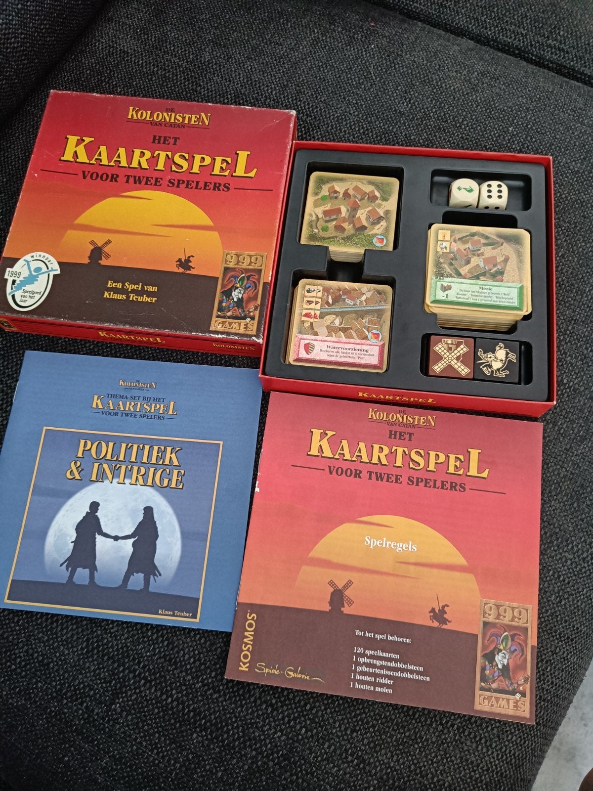 Catan Kaartspel met uitbreiding Politiek & Intrige, Een of twee spelers, Ophalen of Verzenden, Zo goed als nieuw, 999 Games