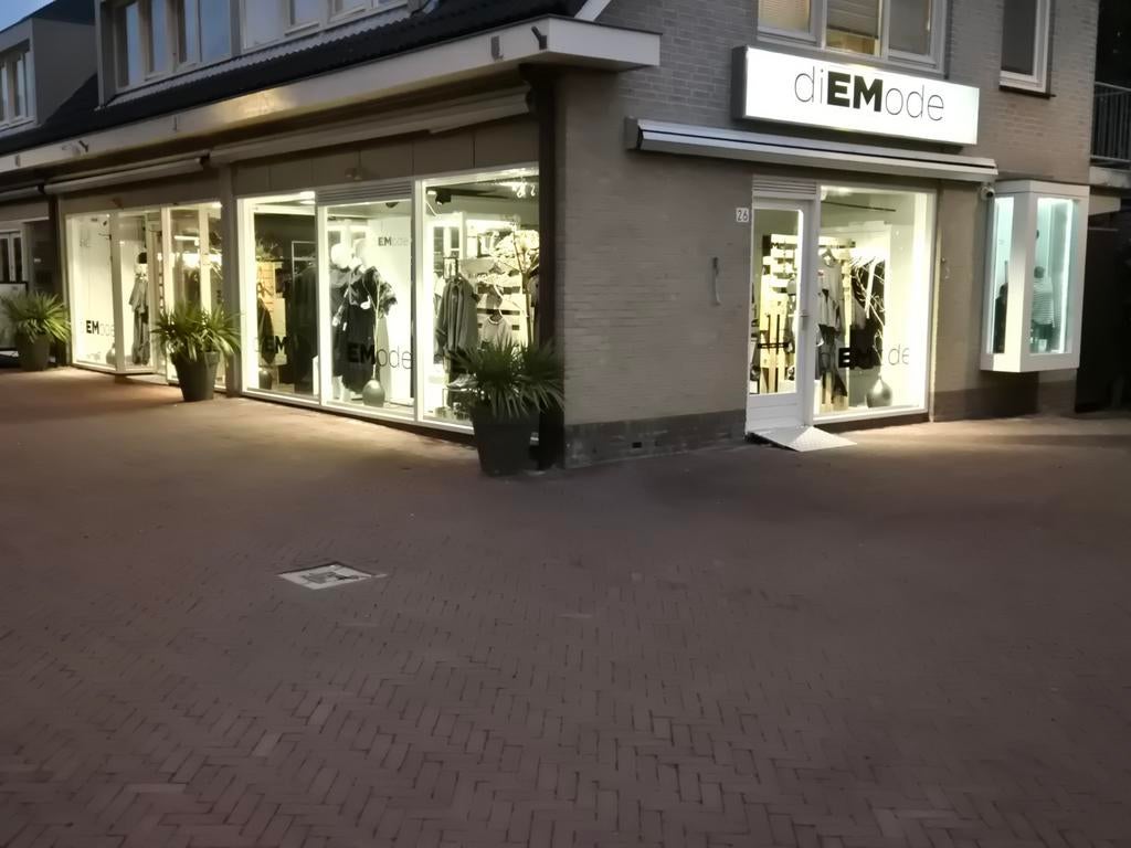 Overname kledingzaak of huurcontract, Zakelijke goederen, Partijgoederen en Retail | Franchising, Wederverkoop en Distributie
