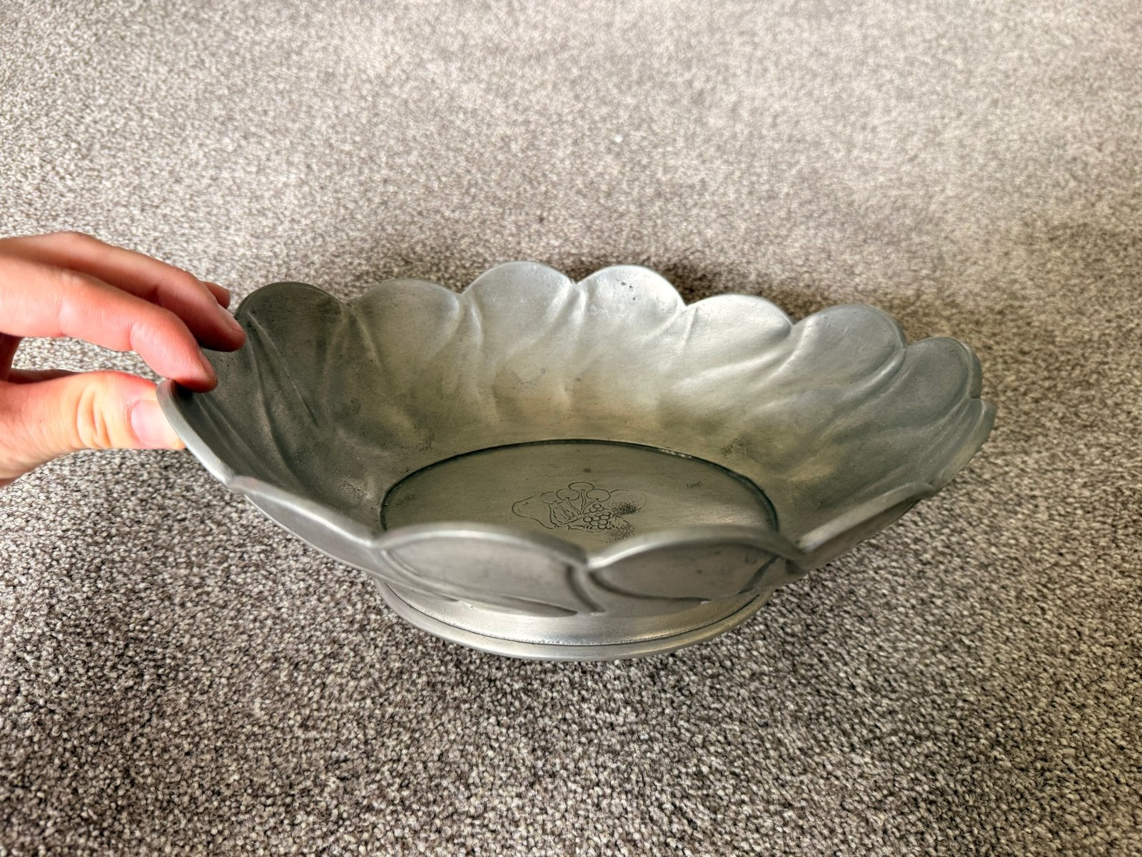 Vintage Tinnen Fruitschaal met Reliëfdecoratie, Antiek en Kunst, Ophalen