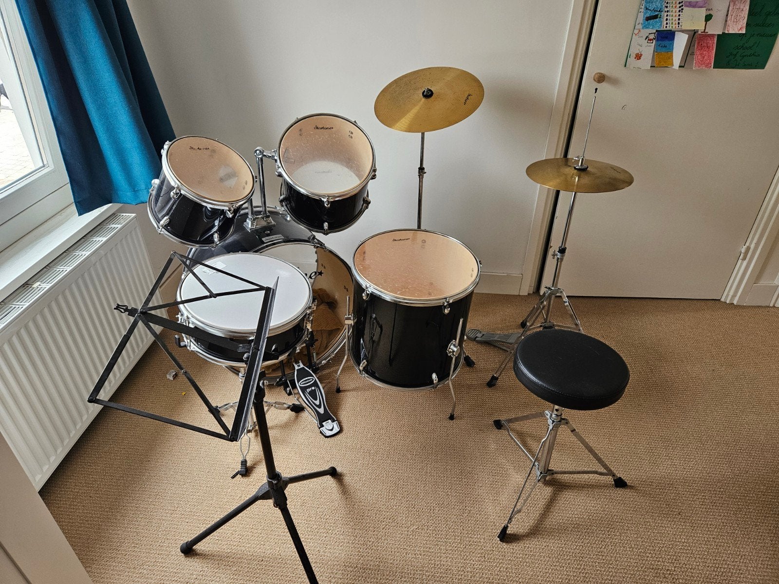 Startone Drumstel - Compleet met Kruk en Lessenaar, Ophalen, Gebruikt, Overige merken