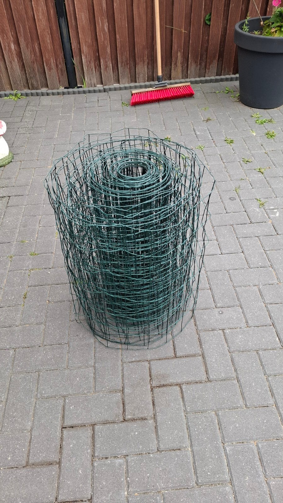 Tuingaas en houten palen voor omheining, Ophalen, Gebruikt, 20 meter of meer