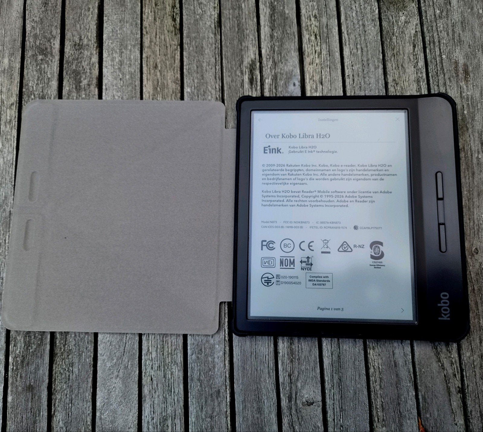 zgan Kobo Libra H2o ereader met sleepcover, Computers en Software, E-readers, Wi-Fi, 8 GB, Ophalen of Verzenden, Zo goed als nieuw